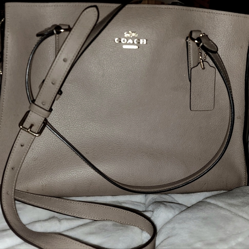 Coach leather shoulder/crossbody bag
